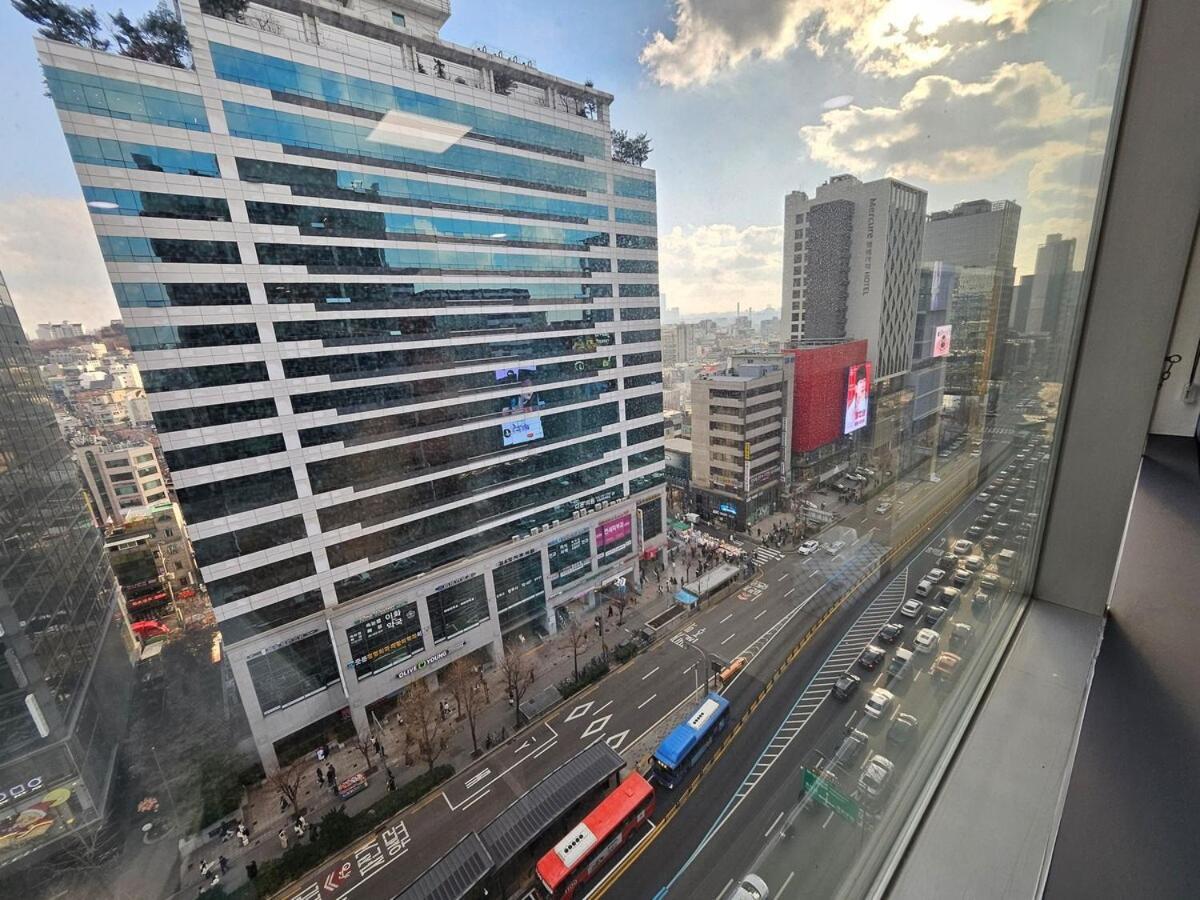 Mint House & Hongdae Station Apartment Seoul