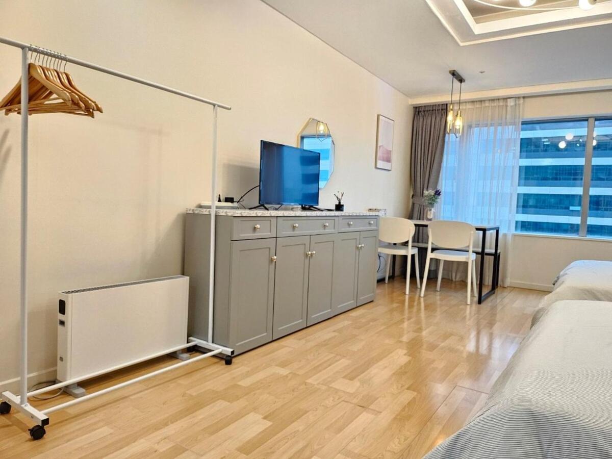Apartment Mint House & Hongdae Station *